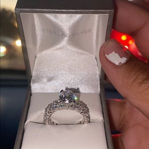 Brand new sterling silver wedding ring